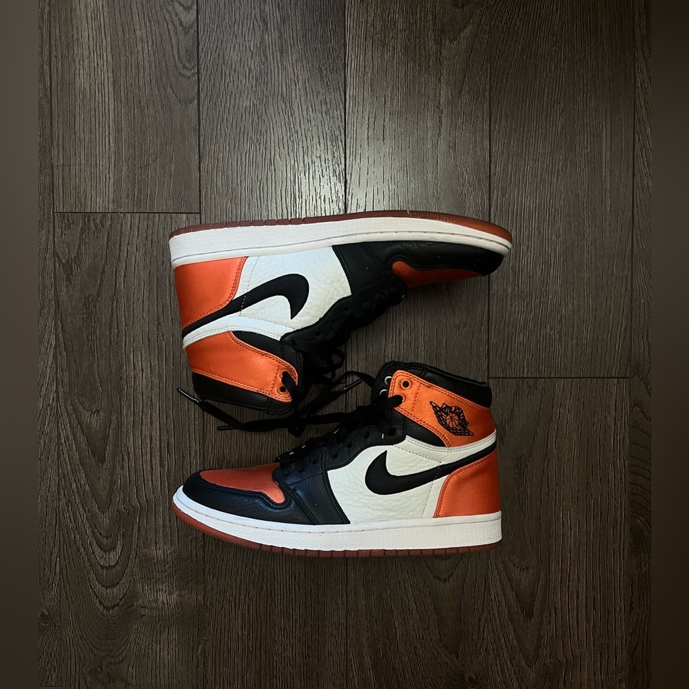 Jordan 1 Retro High OG
Satin Shattered Backboard (Women's)